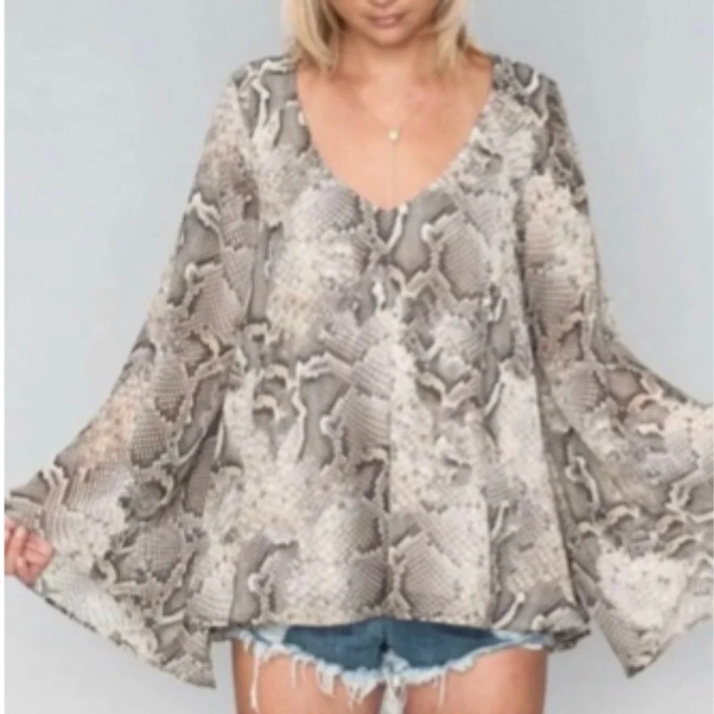 Show Me Your MuMu Hippie Dippie Reptile Snake Print Blouse Long Bell Sleeve - Picture 4 of 11